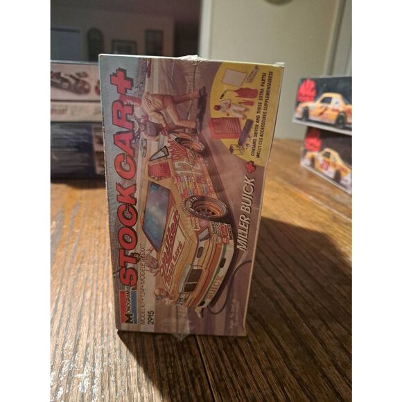 Vintage 1990 Monogram 12 Miller High Life Buick Stock Car+ Model Kit 1:24 Nascar - Picture 6 of 7